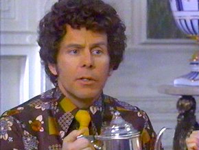 Gary Cole as Mike Brady in The Brady Bunch in the White House